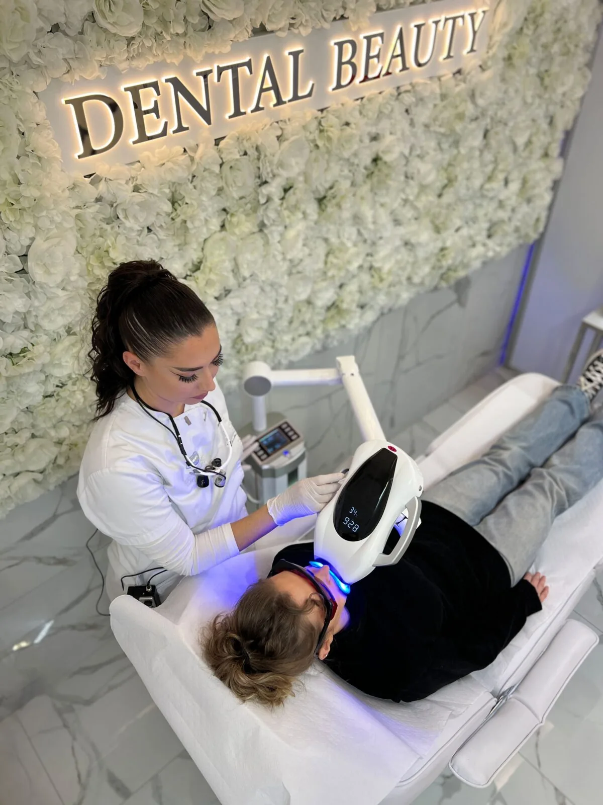 Praxisteil einer Bleaching-Schulung im Dental Beauty Studio