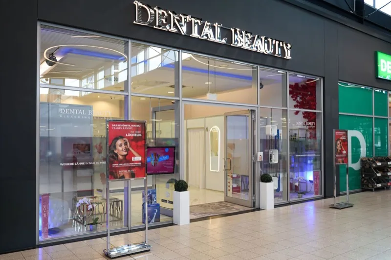 Schaufenster des Dental Beauty Studios